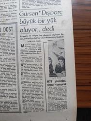Milliyet Gazetesi - Turkish Newspaper - 27 Mart 1965 - yeni bütçe yazan Abdi İpekçi Başmakale - CHP Meclisi teklif üzerine parti içinde genel af ilan etti - Kasım Gülek dün affedildi fotoğraf - İsmet İnönü parti içinde Birlik arıyoruz dedi - Tunus cumhurbaşkanı Habib Burgiba İsmet İnönü ve Cevdet Sunay ile görüştü fotoğraf - işçiler patronun evinin önünde ücretlerini isteyerek protesto yaptılar fotoğraf - milletvekili ve senatörlere meclis Dün zammı kabul etti - elindeki oyuncaklar babası Hüseyin Yalçın'ın kelepçeleri fotoğraf - Maliye Bakanı İhsan Gürsan dış borç büyük bir yük oluyor dedi - Milli Türk Talebe Birliği yöneticileri siyaset yapmayacak - MTTB ikinci başkanı Yavuz Ulusu Fotoğrafı - Türk İş işçi hareketini kimse bölemez dedi - açık sözlü dost yazan Bülent Ecevit - Tunus ve biz yazan Ulunay - anafor yazan Refik Erduran - sıfırı tüketenler karikatür çizen Turhan Selçuk - Türkiye ve Tunus yazan Tunus cumhurbaşkanı Habib Burgiba - milliyet'e mektup yöneten Faruk Demirtaş