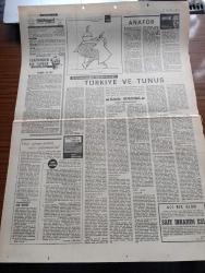 Milliyet Gazetesi - Turkish Newspaper - 27 Mart 1965 - yeni bütçe yazan Abdi İpekçi Başmakale - CHP Meclisi teklif üzerine parti içinde genel af ilan etti - Kasım Gülek dün affedildi fotoğraf - İsmet İnönü parti içinde Birlik arıyoruz dedi - Tunus cumhurbaşkanı Habib Burgiba İsmet İnönü ve Cevdet Sunay ile görüştü fotoğraf - işçiler patronun evinin önünde ücretlerini isteyerek protesto yaptılar fotoğraf - milletvekili ve senatörlere meclis Dün zammı kabul etti - elindeki oyuncaklar babası Hüseyin Yalçın'ın kelepçeleri fotoğraf - Maliye Bakanı İhsan Gürsan dış borç büyük bir yük oluyor dedi - Milli Türk Talebe Birliği yöneticileri siyaset yapmayacak - MTTB ikinci başkanı Yavuz Ulusu Fotoğrafı - Türk İş işçi hareketini kimse bölemez dedi - açık sözlü dost yazan Bülent Ecevit - Tunus ve biz yazan Ulunay - anafor yazan Refik Erduran - sıfırı tüketenler karikatür çizen Turhan Selçuk - Türkiye ve Tunus yazan Tunus cumhurbaşkanı Habib Burgiba - milliyet'e mektup yöneten Faruk Demirtaş