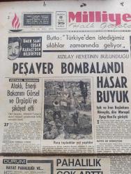 Milliyet Gazetesi - Turkish Newspaper - 15 Eylül 1965 - hayat pahalılığı ve yazan Abdi İpekçi Başmakale - Ömer Sami Coşar Karaçi'den bildiriyor - Kızılay heyetinin bulunduğu Peşaver bombalandı hasar büyük - Butto Türkiye'den istediğimiz silahlar zamanında geliyor dedi - Gaziosmanpaşa merkez mahallesi kavaklı sokak'ta 70 ev para toplayıp yol yaptırdı fotoğraf - Mucip Ataklı Enerji bakanını Cemal Gürsel ve Suat Hayri Ürgüplü'ye şikayet etti - Dışişleri Bakanı Hasan Işık Ve İran başbakanı Hüveyda dün Mareşal Eyüp Han ile görüştü - pahalılık çok arttı - seçime 25 gün kala - Süleyman Demirel görüşümüzü günün şartlarına göre tespit ederiz dedi - Orhan Kabibay İkinci demirkırat birincinin durdurulduğu yerden devam etmek istiyor dedi - Alparslan Türkeş polis takibi Seyfi Öztürk'ün tahrikidir dedi - 1965 Türkiye güzeli seçilen Sevtap Eti hakkında kovuşturma açıldı fotoğraf - Kıbrıs değiştirme birliğimiz Lefkoşa'da - Köln'de 100 Türk işçisi şirket kurdu - topluluk sigortaları yazan Tonguç Görker