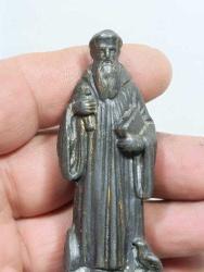 K204------KURŞUN METAL DÖKÜM 1900 BAŞLARI HIRİSTİYAN DİN ADAMI BİBLO