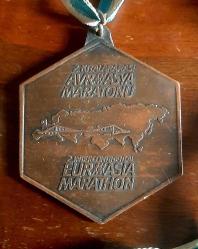 2 Adet 1984 Senesi 2. AVRASYA MARATONU Madalyası (Orjinal dönem askıları ile)