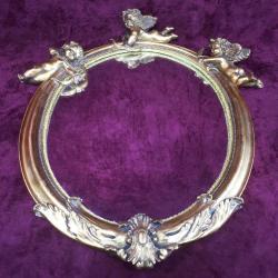 VINTAGE EROSLU OVAL FORMLU ALTIN VARAK ÇERÇEVELİ DUVAR AYNASI