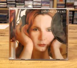 ŞEBNEM FERAH PERDELER CD