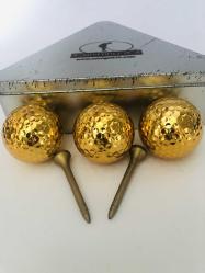 Kutusu içinde golf topları