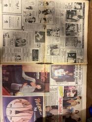 HAFTA SONU GAZETESİ DOĞUM GÜNÜ HEDİYESİ  ( Turkish Newspaper ) - 5 ARALIK 1980 -TAM TAKIM 12 SAYFADIR -Zerrin Özer-Emel Sayın – Selçuk – Bülent Ersoy – Zeki Müren – Nigar Uluerer – Afet Alpman – Müşfik Kenter – Melike – Tanju – Nihal Köker – Yüksel Uzun – Müjde Ar – Safiye Filiz – Tüppa İsaçısı – Şükrü – Caroline – Gianinne Feccio – Kaya Mutlu – Gökben – Kemal – Gül – Hülya Süer – Ayten – Özlem – Filiz Akın – Suna Yıldızoğlu – Hacer – Mehmet Ali Cankes – Ümit – Selçuk Aslan – Şevval – Şahin – Güler – Şener – Ayça – Ferdi – Serap – Feryal – Ayla – Müjgan – Sadi – Sevim – Şenay – Bülent Ersoy ve Zeki Müren dudak dudağa iki erkek – Çiğ bir barışma – Benim için şarkıcılık bitti – Gözlerinin bozulması hep ağlamalı gecelerin sonucudur – Postacılar artık Emel Selçuk çiftine çalışıyor – Dudak dudağa iki erkek – Bu ne sevgi aaah – Onlara göre bu bir şaka – Gülüm ne kadar güzel – Gülünecek hal kalmamış – Gülen kadın – Bugünün artistleri kendileriyle yarışıyor – Üç mum yak seyrine bak – Romantik