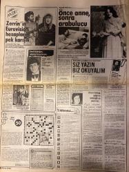 HAFTA SONU GAZETESİ DOĞUM GÜNÜ HEDİYESİ  ( Turkish Newspaper ) - 5 ARALIK 1980 -TAM TAKIM 12 SAYFADIR -Zerrin Özer-Emel Sayın – Selçuk – Bülent Ersoy – Zeki Müren – Nigar Uluerer – Afet Alpman – Müşfik Kenter – Melike – Tanju – Nihal Köker – Yüksel Uzun – Müjde Ar – Safiye Filiz – Tüppa İsaçısı – Şükrü – Caroline – Gianinne Feccio – Kaya Mutlu – Gökben – Kemal – Gül – Hülya Süer – Ayten – Özlem – Filiz Akın – Suna Yıldızoğlu – Hacer – Mehmet Ali Cankes – Ümit – Selçuk Aslan – Şevval – Şahin – Güler – Şener – Ayça – Ferdi – Serap – Feryal – Ayla – Müjgan – Sadi – Sevim – Şenay – Bülent Ersoy ve Zeki Müren dudak dudağa iki erkek – Çiğ bir barışma – Benim için şarkıcılık bitti – Gözlerinin bozulması hep ağlamalı gecelerin sonucudur – Postacılar artık Emel Selçuk çiftine çalışıyor – Dudak dudağa iki erkek – Bu ne sevgi aaah – Onlara göre bu bir şaka – Gülüm ne kadar güzel – Gülünecek hal kalmamış – Gülen kadın – Bugünün artistleri kendileriyle yarışıyor – Üç mum yak seyrine bak – Romantik