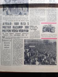 Milliyet Gazetesi - Turkish Newspaper - 4 Ekim 1965 - CHP hükümet kurabilir mi yazan Abdi İpekçi Başmakale - İsmet İnönü ve Demirel Karadeniz'de - bazı Adalet partililer içinde İsmet İnönü'nün bulunduğunu sandıkları arabaya taş attılar - İsmet İnönü Toprak reformu yapmadan çekilmem fotoğraf - Adalet Partisi lideri Süleyman Demirel Zonguldak'ta konuştu - Süleyman Demirel CHP beceriksizlik ve atalet içinde - Adalet Partili kadınlar göbekli toplantı yaptı fotoğraf - Türkiye İşçi Partisi Taksim'de büyük bir miting yaptı - Mehmet Ali Aybar 1881 kişi 5 milyar kazanıp 300 milyon vergi veriyor - Endonezya Sukarno'ya direnmeye devam ediyor - Kemal Satır Adana mitinginde konuştu Süleyman Demirel milli birlik komitesi emrinde çalıştı - Alparslan Türkeş özel demeç verdi 14'ler olayında Amerika'nın rolü vardır - Osman Bölükbaşı yarım saat istirahat etti 3 saat konuştu - uyuşturucu maddeler karikatür çizen Turhan Selçuk - dertler ve dertliler yazan Ulunay - Eski hastalık Yazan Refik Erduran