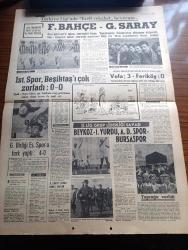 Milliyet Gazetesi - Turkish Newspaper - 2 Nisan 1967 - Tedbil-i bakan ferahlık getirecek mi yazan Abdi İpekçi Başmakale - kabine değişti - 6 bakan Edip Somuncuoğlu Orhan Dengiz Ethem Erdinç Sabit Osman Avcı İbrahim Deriner Ve Ali Fuat Alişan istifa etti - içi görünen elbise modası fotoğraf - Milli Türk Talebe Federasyonu Rus sergisine siyah çelen koydu fotoğraf - Bülent Ecevit konuşurken cinayet işlendi - tatil kuponları ile ucuz tatil yapılacak - 31 Mart yazan Ulunay - güle güle ama yazan Refik Erduran - Türkiye'de uçak fabrikası vardı ama - hayat margarin - Aygaz - Altınyıldız kumaşları - Türkiye Ligi'nde ezeli rekabet heyecanı Fenerbahçe Galatasaray fotoğraf - İstanbulspor Beşiktaş'ı çok zorladı 0 0 fotoğraf - Vefa 3 Feriköy 0 - milli okçumuz Yücel Cavkaytar toprağa verildi fotoğraf - Beykoz İdmanyurdu maçını yabancı hakem yönetecek