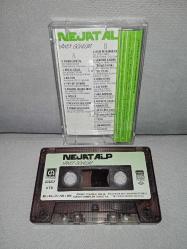 Kaset Nejat Alp yandı gönlüm albümü. Orijinal 1989 Kağıt Baskı. sorunsuz çalışıyor. tertemiz koleksiyonluk