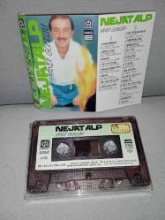 Kaset Nejat Alp yandı gönlüm albümü. Orijinal 1989 Kağıt Baskı. sorunsuz çalışıyor. tertemiz koleksiyonluk