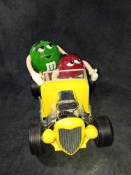 M&M SEKER ÇİKOLATA ARABASİ