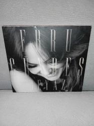 Cd Ebru Gündeş Beyaz albümü. orijinal. Disk 10 üzerinden 9 sorunsuz çalışıyor koleksiyonluk