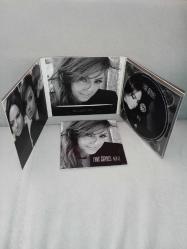 Cd Ebru Gündeş Beyaz albümü. orijinal. Disk 10 üzerinden 9 sorunsuz çalışıyor koleksiyonluk