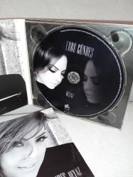 Cd Ebru Gündeş Beyaz albümü. orijinal. Disk 10 üzerinden 9 sorunsuz çalışıyor koleksiyonluk