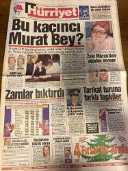 Hürriyet GAZETESİ DOĞUM GÜNÜ HEDİYESİ (TURKİSH NEWSPAPER) - 14 ARALIK 1994 - 8 SAYFADIR -Süleyman Demirel-Murat Karayalçın-Tansu Çiller-Emin Çölaşan-Bekir Coşkun-Zeki Müren-Kenan Doğan-Aydın Ceylan-Ekrem Pakdemirli-Hakkı Karay-Ata Uçar-Fikret Hakan-Turgay Şeren-Ali Şen-Serkan-Sanlı Kaptan-Albert Boyd-Barış Manço-Robert De Niro-Lisa Cișen-Füsun Tekeli-Kadriye Noyan-Deniz Peker-Esra Kazancıbaşı-Güler Kazmaoğlu-Meral Küçükerol-Sibel Can-Ataol Behramoğlu-Zuhal Olcay-Çiğdem Simavi-Aysun Kocabaş  Bu kaçıncı Murat Bey-Zamlar bıktırdı-Kahraman asteğmen şoför oldu-Tarikat turuna farklı tepkiler-Bebek ticareti-En iyi manken bu akşam seçilecek-Fenere bomba düştü-Cimbom’dan gol yağmuru-Ali Şen’den barış çağrısı-Ezdik deviremedik-Yeneceğiz-Kadınlığın gereği yok-1994’ün başarılı kadınları seçiliyor-Magazin Oscarları