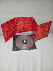 CD Sertab Erener Lal albümü. Orijinal 1994 kırmızı bandrollü dönem baskı. Disk 10 üzerinden 9.5 temiz sorunsuz çalışıyor koleksiyonluk