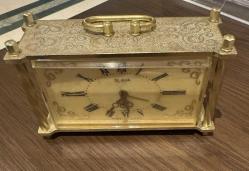 Antika Slava Şömine Saati  Pilli Elektromekanik Sovyetler Birliği 1970'ler çalışır durumda. Arka kapağı yok