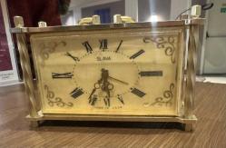 Antika Slava Şömine Saati  Pilli Elektromekanik Sovyetler Birliği 1970'ler çalışır durumda. Arka kapağı yok