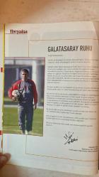 GALATASARAY DERGİSİ - ŞUBAT 2005 SAYI: 30  METİN OKTAY - ARZU FİLM - AYTEN KAÇMAZ - GÖNÜL YAZAN - AJDA PEKKAN - CAN TENGİZMAN - EROL TAŞ - MUZAFFER BOZOK - TÜRKER TOZAR - ATIF YILMAZ - BAFA ÖNAL - SUAT KAYA - MEHMET ALİ BİRAND - MEHMET POLAT - SİNAN TURUNÇ - GÜNDÜZ KILIÇ - UMUR TURAGAY - MUZAFFER OFLAZ - MEHMET ALİ TAMAY - MEZİYET TAMAY - MÜSLÜM ÇAVUŞ - RIDVAN DİLMEN - ÖZHAN CANAYDIN - TURGAY KIRAN - YALÇIN ORHON - AHMET RAİF ÜNÜVAR - SARA KORAL AYKAR - MEHMET ŞENOL - BÜLENT TİMURLENK - ECE EKŞİOĞLU - TÜRKER ARSLAN - AYŞEGÜL UYANIK - BARIŞ DOĞRU - ÖZLEM SARAR DOĞRU - TUNCAY ŞEN - KEREM YILDIZ - TURGUT ADATEPE - TURGUT AKER - ZEYNEP AKTAŞ - MEHMET AKTOP - EMRE ATAM - TUNÇ AVŞAR - MURAT BONCUK - ALPARSLAN DİKMEN - KEMAL GÖKER - SALİH GÜNGÖR - BURAK GÜRKAN - ALİ HİMMETOĞLU - EBRU KÖKSAL - TURAN MEŞE - KÜRŞAD OĞUZ - MUHARREM SÖNMEZ - DENİZ ŞENOL - YEŞİM TOROSLU - AHMET TÜRKER - GÜLBİN ERDURAN - CAN TOKGÖZ - SEYHAN BULADLAR  TEK YUMRUK TEK YÜREK - TAÇSIZ KRAL  - TAM TAKIM EKSİKSİZ 142 SAYFA