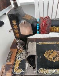 DİKİŞ MAKİNESİ, SINER DİKİŞ MAKİNESİ.. NADİR BİR MARKA,  ORİJİNAL KUTUSUNDA ORİJİNÂLANAHTARIİLE,   AFRİKA KITASINA ÖZEL ÜRETİM DİKİŞ MAKİNESİ..