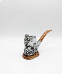 MUMLUK: LÜLE PİPO ŞEKLİNDE TASARLANMIŞ MUMLUK.