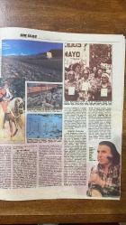 HÜRRİYET MAGAZANİN HAFTALIK PAZAR EKİ DERGİSİ - SAYI : 19 - 14 MAYIS 1989 - DOLARA KANLI OLEY – 45 YILDIR ÖĞRENCİ – HAYDİ TİYATROYA – PAMPA’DA SON TANGO – MAESTROLAR DA YAŞLANIR – “SARHOŞ” OLMUŞ – İKİ DELİ FİŞEK – FEMİNİZM VE ROBOT MARLA – BU DA PAPAĞAN MI MÜBAREK – CANTADA KEKLİK – İNATÇI DOKTOR – ULUSLARARASI İSTANBUL TİYATRO FESTİVALİ – GILGAMES – ANTIGONE – MİSAFİR – DEMONİ-ŞEYTANLAR – ŞAFAK YILDIZLARI – YALNIZLIĞIN OYUNCAKLARI – KİTAP LİSTESİ - BÜLENT DENLİ – LEYLA İSMİER – ŞİNASİ GÜMÜŞEL – HALUK ŞAHİN – REMZİ ALİŞAN – METE TÜRKBEN – OSMAN BALCIGİL – DOĞAN HIZLAN – ERTUĞRUL ÖZKÖK – ŞEVKİ ADALI – HASAN YILMAER – TANER ATİLLA – NEZİH ALKIŞ – ESİN DALAY – IŞIK YENERSU – ALAN AYCKBOURN – STELLO FIORENZO – BİLGESU ERENUS – IŞIL KASAPOĞLU – LARS NOREN – A. GALİN – TARIK DURSUN K. – LATİFE TEKİN – STEPHEN KING – HERMANN HESSE – E.F. SCHUMACHER – ALPAY KABACALI – ENGİN ARDIÇ – OSMAN ULAGAY – STEVE SOHMER – GABRIEL GARCÍA MÁRQUEZ – MANUEL BENITEZ (EL CORDOBES) – FRANCISCO ROMERO - 14 SAYFA