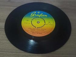 ZEKİ MÜREN-GÖKYÜZÜNDE YALNIZ GEZEN YILDIZLAR