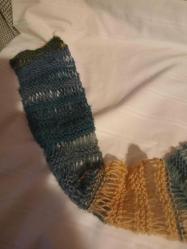 Batik iple örüldü dar uzun atkı