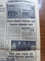 Milliyet Gazetesi - Turkish Newspaper - 24 Kasım 1967 - son çabalar yazan Abdi İpekçi Başmakale - siyasi çabalar sonuç vermiyor - Yunanistan'da tam Savaş düzenine girdi - Mehmet Ali Birand Atina'dan bildiriyor - Kıbrıs'a giren tek Türk gazetecisi Sami Kohen Lefkoşa'dan bildiriyor - Sami Kohen'in Geçitkale ve Boğazköy'den yolladığı en son fotoğraflar - Cyrus Vance'ı Ankara'ya getiren uçağın Esenboğa havalimanı'na inmesini önlemek amacıyla piste oturan gençler fotoğraf - gençler Amerika bizi durduramaz dövizi taşıyor fotoğraf - Amerikan cumhurbaşkanı Johnson'un özel temsilcisi  Cyrus Vance'ın uçağı esenboğa'ya indirilmedi - Ankara'da amerikalılara ait bazı binaların camları kırıldı - Bulgaristan Arnavutluk ve Yugoslavya Yunan sınırında yığınak yapıyor - Grivasçı Patris gazetesi önünde bomba patladı - TRT'nin denetimi yazan Profesör Doktor İsmet Giritli - Göztepe antrenörü Adnan Süvari her şey Türk futbolu için fotoğraf - fuar şehirleri kupası'nda yarı finali oynayabiliriz