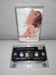 Kaset Ebru Gündeş bize de bu yakışır albümü. orijinal sorunsuz çalışıyor tertemiz koleksiyonluk