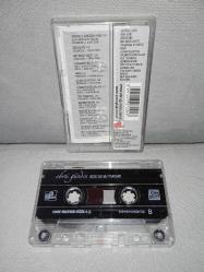 Kaset Ebru Gündeş bize de bu yakışır albümü. orijinal sorunsuz çalışıyor tertemiz koleksiyonluk