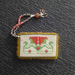 El yapımı, boncuklu cüzdan