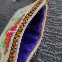 El yapımı, boncuklu cüzdan