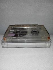 Kaset Müslüm Gürses Gitme albümü. orijinal kartoneti yok. baştan sona dinlendi bazı şarkılarda dalgalanma var.