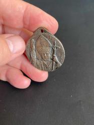 PAPA 2 POULUS GÜMÜŞ KAPLAMA MADALYON