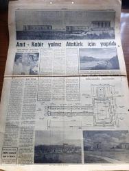 Dünya Atatürk Gazetesi - Turkish Newspaper - 10 Kasım 1953 - Atatürk yazan Ruşen Eşref Ünaydın - Atatürk arkadaşı değerli edip Ruşen Eşref Ünaydın'a verdiği fotoğrafın altına şu satırları yazmıştır fotoğraf - Atatürk kimseyle kıyaslanamaz - muhabbet vardır merhamet yoktur - ölüm Allah'ın emri ayrılık olmasaydı - Kadere meydan okuyan adam Atatürk - Atatürk'ün hastalığı ve ölümü yazan doktor Asım Arar - 1938 yılının 10 kasım'ı  fotoğraf - Atatürk'ün hastalığının seyri - Anıtkabir'e götürülürken yazan profesör H. Nimetullah Öztürk - Atatürk'ün bütün cihana hitaben söylenmesini istediği nutuk anlatan Şükrü Kaya yazan Yekta Ragıp Önen - inkılapçı Atatürk yazan Cemal Çelebioğlu - Atatürk Şükrü Kaya ve Kazım Özalp ile birlikte - Anıtkabir yalnız Atatürk için yapıldı konuşan Necdet Evliyagil - Anıtkabir'in umumi görünüşü fotoğraf - Anıtkabir inşaatı 1/1000 mikyasında yapılmıştır kroki - Anıtkabir'in bulunduğu Rasadtepe fotoğraf - Anıtkabir'de nöbetçi kuleleri fotoğraf - Sabiha Gürayman foto