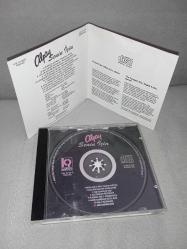 Cd Alpay senin için albümü. Orijinal 1991 pembe bandrollü dönem baskı albüm. Disk 10 üzerinden 9,5 çok iyi durumda sorunsuz çalışıyor koleksiyonluk