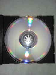 Cd Alpay senin için albümü. Orijinal 1991 pembe bandrollü dönem baskı albüm. Disk 10 üzerinden 9,5 çok iyi durumda sorunsuz çalışıyor koleksiyonluk