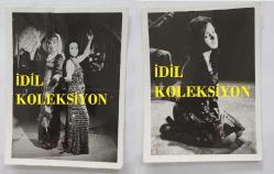 ZEYNEP DEĞİRMENCİOĞLU'NUN ORİJİNAL 2'Lİ FOTOĞRAF SETİ - 12 x 9 cm EBADINDA - ZEYNEP DEĞİRMENCİOĞLU ''YAYLA KIZI (1974)'' ADLI FİLMDE SELMA GÜNERİ İLE AYNI KAREDE