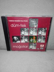 Cd Moğollar düm - tek albümü. Orijinal 1994 kırmızı bandrollü dönem baskı albüm. Disk 10 üzerinden 9,5 çok iyi durumda sorunsuz çalışıyor koleksiyonluk