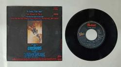 CYNDI LAUPER * THE GOONIES 'R' GOOD ENOUGH * WHAT A THRILL * 45LİK PLAK