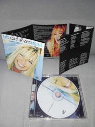 Cd Zerrin Özer Bir Zerrin Özer arşivi albümü. Orijinal. Disk 10 üzerinden 9.5 çok iyi durumda koleksiyonluk