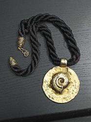 Yves Saint Laurent Madalyon/Kolye Ucu