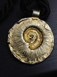 Yves Saint Laurent Madalyon/Kolye Ucu