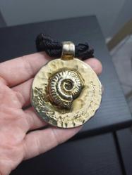 Yves Saint Laurent Madalyon/Kolye Ucu