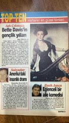 SABAH TV FİLM GUİDE MODERN TV REHBERİ DERGİSİ - 16/22 OCAK 1993 -  PEKER AÇIKALIN - PELİN KÖRMÜKÇÜ - FULYA KUMCU - HÜLYA ERÇEL - KEL BEHZAT - CEMİL - HASAN BEY - GÜLNİHAL ZERAFET - NİLÜFER AÇIKALIN - GÜLCE ŞEREN - GÜLİZAR ŞENKAL - AKİF POROY - DURAN ÇAKMAK - NECLA SİREL - FARUK BEŞER - HALUK YAŞAR - SELMA KURTUL - İPEK SINGER - GÖNÜL YAZAR - MERAL ÖNERLİ - MUALLA OKTAY - PARLA ŞENOL - HALİT AKÇATEPE - KAHRAMAN KIRAL - REFİA ÇETİNTÜRK - YALÇIN PEKŞEN - RAMİDA ATAMER - RIDVAN DİLMEN - DİLEK DİLMEN - RIZA ÇALIMBAY - LEYLA ÇALIMBAY - GÖKHAN KESKİN - FIGEN KESKİN - ALİ GÜLTİKEN - NAZAN GÜLTİKEN - SEMİH YUVAKURAN - AYCAN YUVAKURAN - SERCAN GÖRGÜLÜ - SEVİL GÖRGÜLÜ - FERİDE GÜRŞEN - NURAY FİNANCIOĞLU - DEMET GÜRAL - AYLIN ÖCAL - MÜJDAT GEZEN - AYŞEN GRUDA - TÜRKER İNANOĞLU - MUAMMER KARACA - RÜSTEM BATUM - KAHRAMAN SADIKOĞLU - SUMRU YAVRUCUK - ERDAL ATABEK - MUSTAFA SAĞYAŞAR - UĞUR ŞİMŞEK - ERDAL ÖZYAĞCILAR - UMUR BUGAY - MİNE ŞENHUY - SALİH KALYON - AYKUT ORAY - ERCAN YAZGAN - EMİN D-48 SAYFA