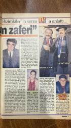 SABAH TV FİLM GUİDE MODERN TV REHBERİ DERGİSİ - 16/22 OCAK 1993 -  PEKER AÇIKALIN - PELİN KÖRMÜKÇÜ - FULYA KUMCU - HÜLYA ERÇEL - KEL BEHZAT - CEMİL - HASAN BEY - GÜLNİHAL ZERAFET - NİLÜFER AÇIKALIN - GÜLCE ŞEREN - GÜLİZAR ŞENKAL - AKİF POROY - DURAN ÇAKMAK - NECLA SİREL - FARUK BEŞER - HALUK YAŞAR - SELMA KURTUL - İPEK SINGER - GÖNÜL YAZAR - MERAL ÖNERLİ - MUALLA OKTAY - PARLA ŞENOL - HALİT AKÇATEPE - KAHRAMAN KIRAL - REFİA ÇETİNTÜRK - YALÇIN PEKŞEN - RAMİDA ATAMER - RIDVAN DİLMEN - DİLEK DİLMEN - RIZA ÇALIMBAY - LEYLA ÇALIMBAY - GÖKHAN KESKİN - FIGEN KESKİN - ALİ GÜLTİKEN - NAZAN GÜLTİKEN - SEMİH YUVAKURAN - AYCAN YUVAKURAN - SERCAN GÖRGÜLÜ - SEVİL GÖRGÜLÜ - FERİDE GÜRŞEN - NURAY FİNANCIOĞLU - DEMET GÜRAL - AYLIN ÖCAL - MÜJDAT GEZEN - AYŞEN GRUDA - TÜRKER İNANOĞLU - MUAMMER KARACA - RÜSTEM BATUM - KAHRAMAN SADIKOĞLU - SUMRU YAVRUCUK - ERDAL ATABEK - MUSTAFA SAĞYAŞAR - UĞUR ŞİMŞEK - ERDAL ÖZYAĞCILAR - UMUR BUGAY - MİNE ŞENHUY - SALİH KALYON - AYKUT ORAY - ERCAN YAZGAN - EMİN D-48 SAYFA