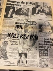 HAFTASONU GAZETESİ GAZETESİ DOĞUM GÜNÜ GAZETESİ (TURKİSH NEWSPAPER) - 6 HAZİRAN 1980 -Nihal Kekum - Yılmaz Tatlıses - Yıldız Tezcan - Arman - Güzide Kasacı - Tito - Boney M - Abba - Şenay - Aida Pekkan - John Travolta - Peter Brennan - Azize Bergin - Robert Kennedy - Jacqueline Kennedy - Edward Kennedy - John Kennedy -Müjde Ar - Şoray kardeşler - Mine Mutlu - Nil Burak - Zeki Müren - Erhan Tünay - Tahir Önner - İbrahim Tatlıses - Sevtap - Menduh Ül - Fatma Girik - Nigar Uluerer - Taner Şener - Aynur Aydın - Murat Küçükeral - Bedi Karaman - Müjde Ar’dan uzak durun - Çatlayın - Mine Mutlu çarpılmaya başladı - Ah şu aptal kafam - Pirimiz Zeki Müren - Anarşi değil namus davası - Bu vicdan azabı çeken bir kadının yüzüdür - Almanya’da gizlice buluştular - Babamı defterden sildim - Devrildiği Bakanın memleketinde kraliçe gibi  Anneler Günü’nü düşmanlarının kulaklarını çınlatarak kutladılar - Zarftan çıkan çek - İki yıl içinde çıkartmak yok - Halk onun yanında - Duvarda kurşun izleri - Genç kı