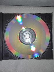 Cd Zuhal Olcay ihanet albümü. Orijinal Ada Müzik kırmızı bandrollü dönem baskı albüm. Kartonet tertemiz. Disk 10 üzerinden 9,5 çok iyi durumda sorunsuz çalışıyor koleksiyonluk