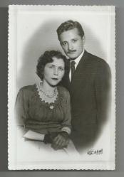 FOTO ZÜHAL - İZMİR / ESKİ BİR ÇİFTİN STÜDYO ÇEKİMİ FOTOĞRAFI...